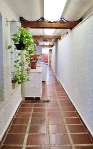 Casa à venda com 142m², 4 quartos e 2 vagas Casa à venda com 142m², 4 quartos e 2 vagasCorredor