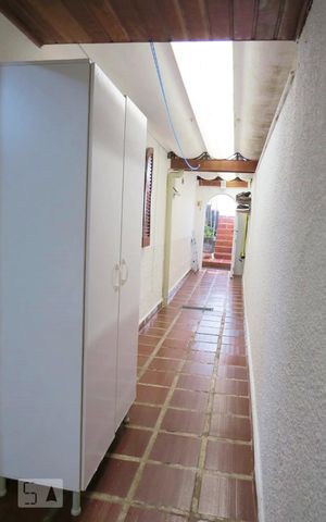 Casa à venda com 142m², 4 quartos e 2 vagas Casa à venda com 142m², 4 quartos e 2 vagasDetalhe da area de serviço