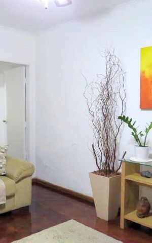 Casa à venda com 142m², 4 quartos e 2 vagas Casa à venda com 142m², 4 quartos e 2 vagasSala