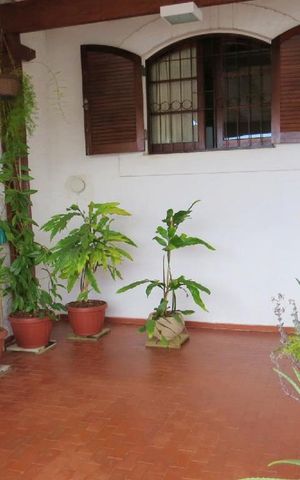 Casa à venda com 142m², 4 quartos e 2 vagas Casa à venda com 142m², 4 quartos e 2 vagasVaranda