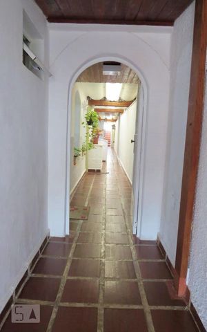 Casa à venda com 142m², 4 quartos e 2 vagas Casa à venda com 142m², 4 quartos e 2 vagasHall de Entrada
