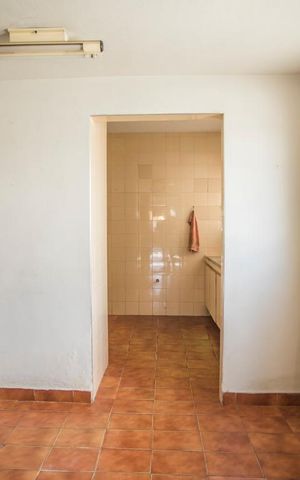 Casa à venda com 200m², 2 quartos e 2 vagas Casa à venda com 200m², 2 quartos e 2 vagasCopa