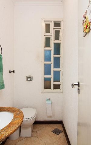 Casa à venda com 394m², 4 quartos e 5 vagas Casa à venda com 394m², 4 quartos e 5 vagas1_BANHEIRO
