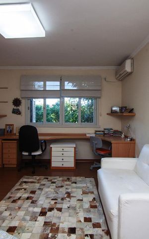 Casa à venda com 394m², 4 quartos e 5 vagas Casa à venda com 394m², 4 quartos e 5 vagas1_SALA 2