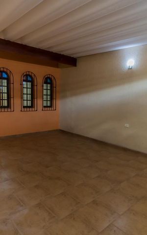 Casa à venda com 130m², 3 quartos e 2 vagas Casa à venda com 130m², 3 quartos e 2 vagasGaragem
