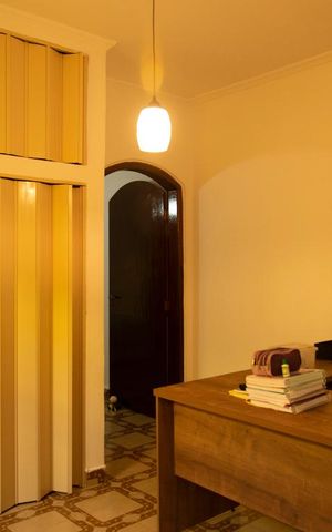 Casa à venda com 110m², 3 quartos e 2 vagas Casa à venda com 110m², 3 quartos e 2 vagasEscritório