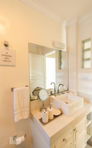 Apartamento à venda com 107m², 2 quartos e sem vagaBanheiro