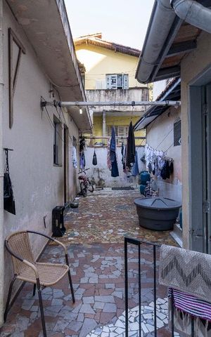 Casa à venda com 220m², 2 quartos e 2 vagas Casa à venda com 220m², 2 quartos e 2 vagasQuintal