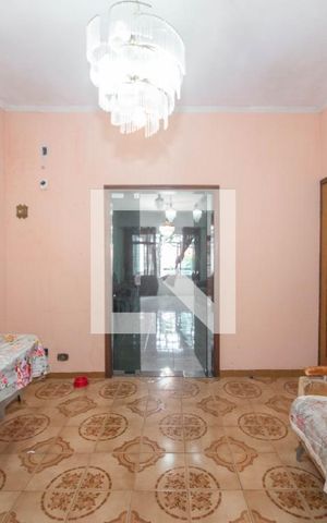 Casa à venda com 200m², 4 quartos e 4 vagas Casa à venda com 200m², 4 quartos e 4 vagasSala de Jantar