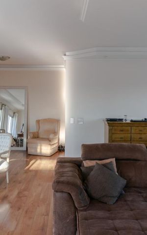 Apartamento à venda com 370m², 4 quartos e 4 vagas Apartamento à venda com 370m², 4 quartos e 4 vagasSala