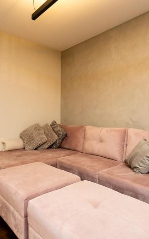Apartamento à venda com 98m², 2 quartos e 1 vaga Apartamento à venda com 98m², 2 quartos e 1 vagaSala