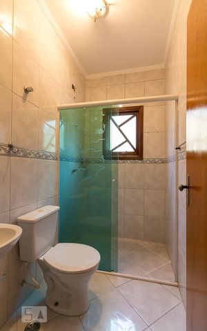 Casa à venda com 135m², 3 quartos e 4 vagasBanheiro social