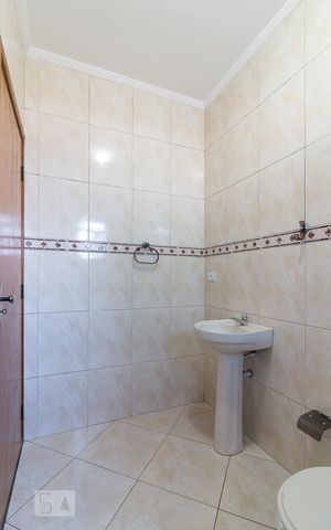 Casa à venda com 135m², 3 quartos e 4 vagasBanheiro quarto 3 suíte