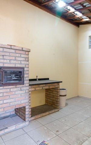 Casa à venda com 135m², 3 quartos e 4 vagasÁrea de serviço e churrasqueira