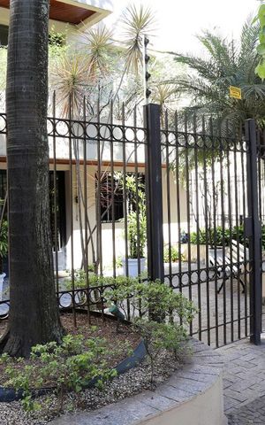 Apartamento à venda com 99m², 3 quartos e 2 vagasFachada