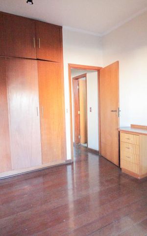 Casa à venda com 280m², 4 quartos e 2 vagasQuarto