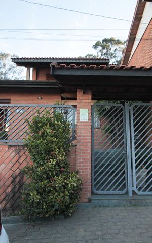 Casa à venda com 280m², 4 quartos e 2 vagasFachada