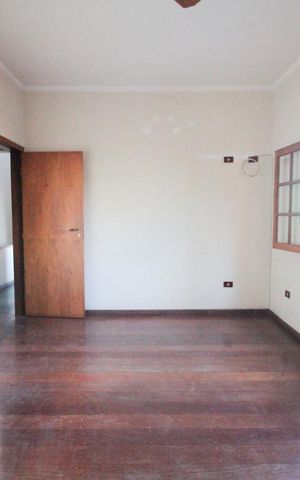 Casa à venda com 280m², 4 quartos e 2 vagasQuarto