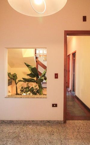 Casa à venda com 280m², 4 quartos e 2 vagasCopa