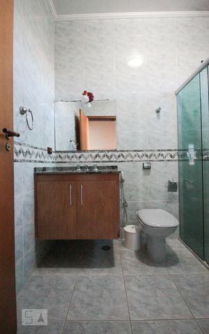 Casa à venda com 280m², 4 quartos e 2 vagasBanheiro