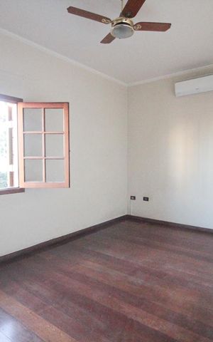 Casa à venda com 280m², 4 quartos e 2 vagasQuarto