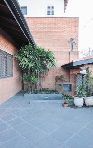 Casa à venda com 280m², 4 quartos e 2 vagasTerraço