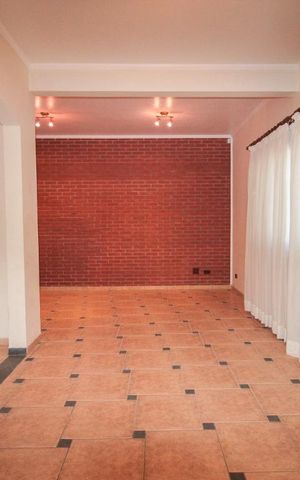 Casa à venda com 280m², 4 quartos e 2 vagasSala
