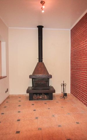Casa à venda com 280m², 4 quartos e 2 vagasSala