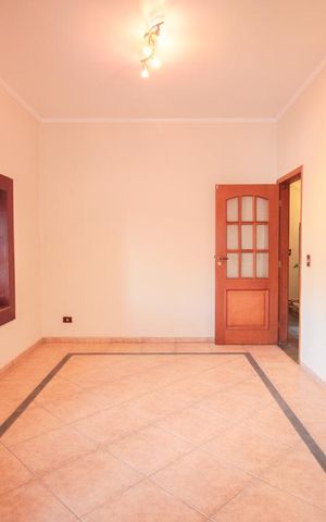 Casa à venda com 280m², 4 quartos e 2 vagasSala