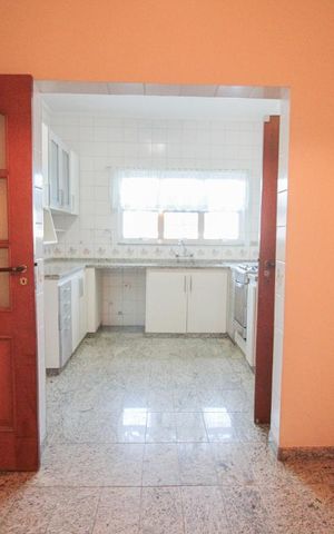 Casa à venda com 280m², 4 quartos e 2 vagasCopa