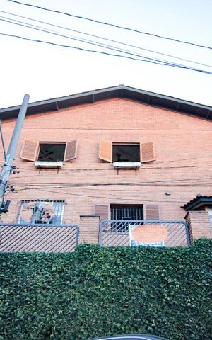 Casa à venda com 280m², 4 quartos e 2 vagasFachada
