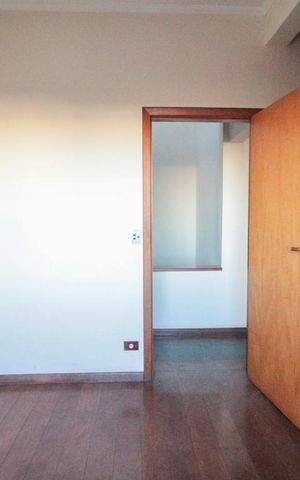 Casa à venda com 280m², 4 quartos e 2 vagasQuarto