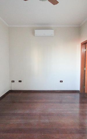Casa à venda com 280m², 4 quartos e 2 vagasQuarto