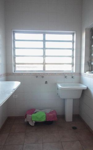 Casa à venda com 280m², 4 quartos e 2 vagasÁrea de Serviço