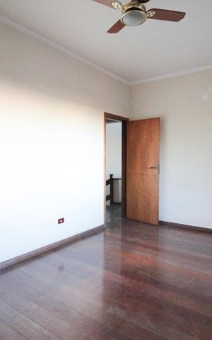 Casa à venda com 280m², 4 quartos e 2 vagasQuarto