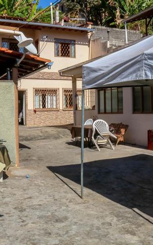 Casa à venda com 140m², 3 quartos e 15 vagas Casa à venda com 140m², 3 quartos e 15 vagasÁrea Externa