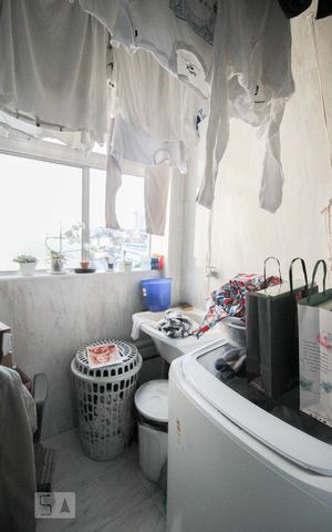 Apartamento à venda com 74m², 2 quartos e 1 vagaarea de serviço