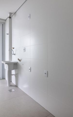 Apartamento à venda com 145m², 3 quartos e 3 vagas Apartamento à venda com 145m², 3 quartos e 3 vagasDetalhe da area de serviço