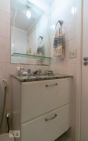 Apartamento à venda com 70m², 3 quartos e 2 vagasBanheiro 2