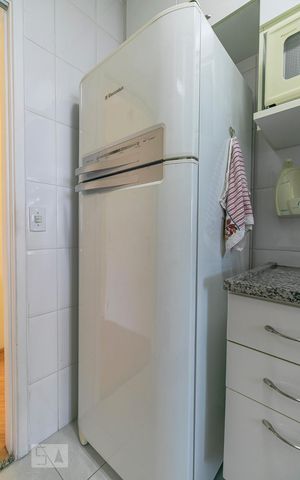 Apartamento à venda com 70m², 3 quartos e 2 vagasCozinha - Geladeira