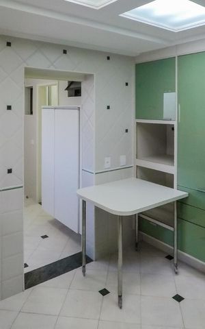 Apartamento à venda com 130m², 3 quartos e 2 vagasCozinha