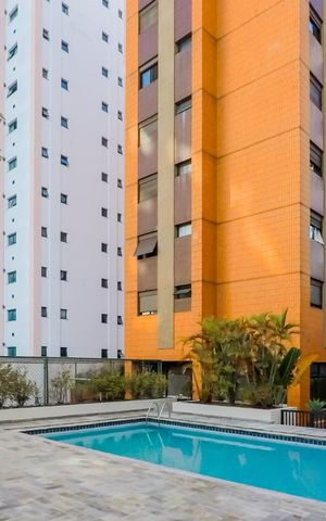 Apartamento à venda com 130m², 3 quartos e 2 vagasÁrea comum - Piscina
