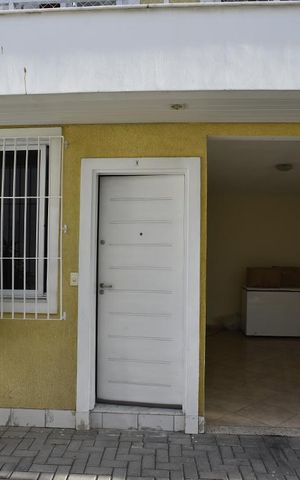 Casa de condomínio à venda com 100m², 3 quartos e 1 vagaFrente a casa