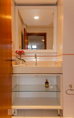 Apartamento à venda com 201m², 3 quartos e 2 vagas Apartamento à venda com 201m², 3 quartos e 2 vagasLavabo