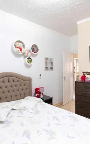 Casa à venda com 250m², 3 quartos e 3 vagas Casa à venda com 250m², 3 quartos e 3 vagasSuíte