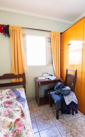 Casa à venda com 180m², 3 quartos e 3 vagas Casa à venda com 180m², 3 quartos e 3 vagasQuarto 2