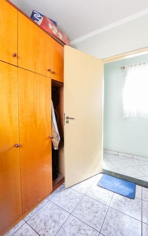 Casa à venda com 180m², 3 quartos e 3 vagas Casa à venda com 180m², 3 quartos e 3 vagasQuarto 2