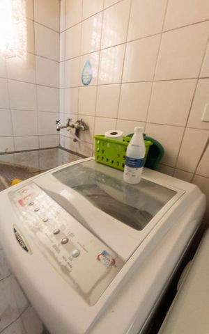 Casa à venda com 180m², 3 quartos e 3 vagas Casa à venda com 180m², 3 quartos e 3 vagasÁrea de serviço