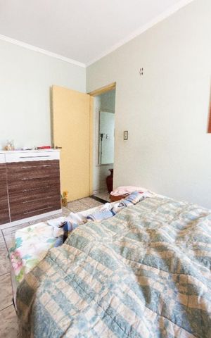 Casa à venda com 180m², 3 quartos e 3 vagas Casa à venda com 180m², 3 quartos e 3 vagasQuarto 1