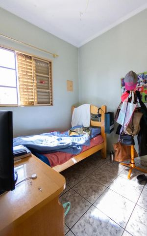 Casa à venda com 180m², 3 quartos e 3 vagas Casa à venda com 180m², 3 quartos e 3 vagasQuarto 3